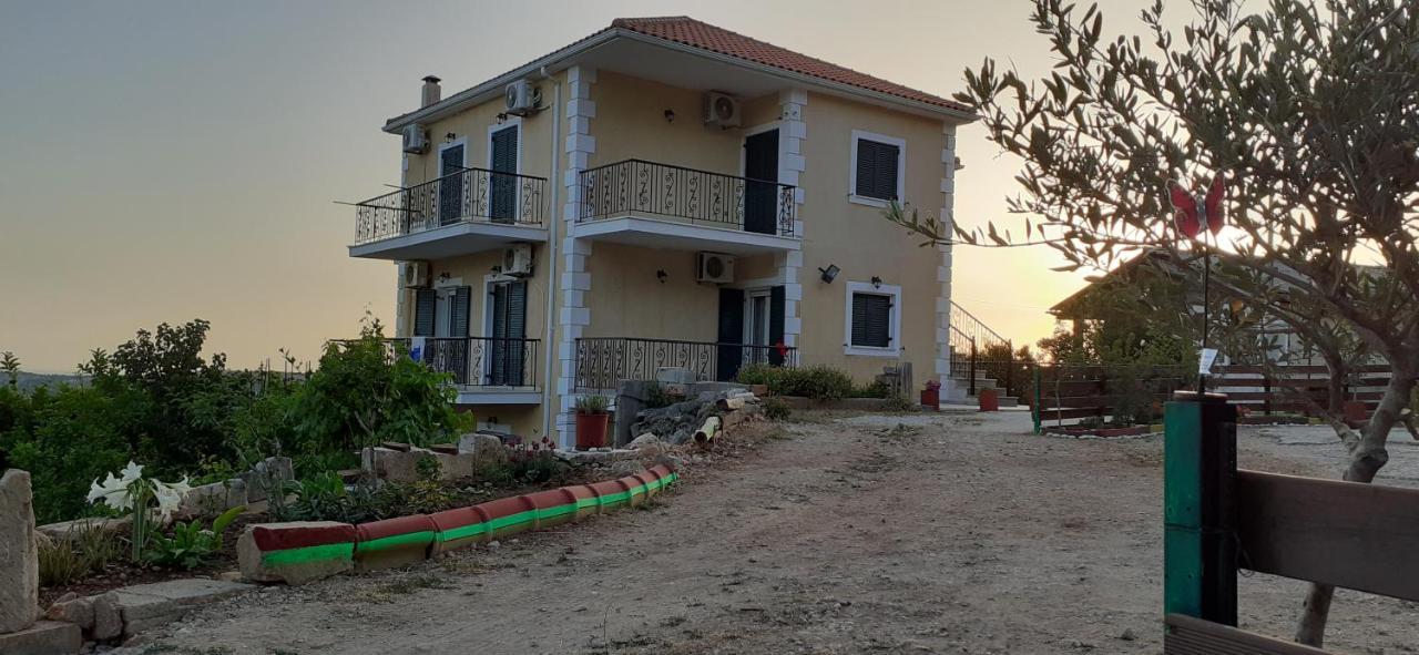 Mimi's Sunnyview House דירה Vlachata