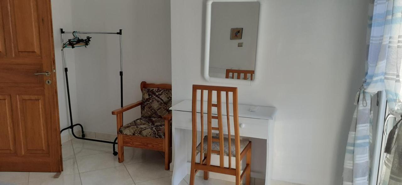 Mimi's Sunnyview House דירה Vlachata